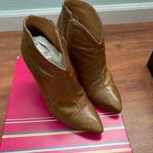 BCBG Max Azria Pauline Bootie size 5